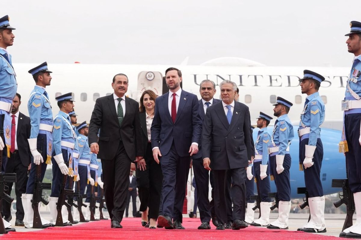 Trump ameaça fechar o Estreito de Ormuz após fracasso nas negociações com o Irã