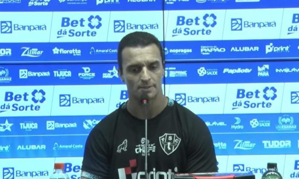 ém, não aliviou a arbitragem, que segundo o treinador, teve uma atuação confusa