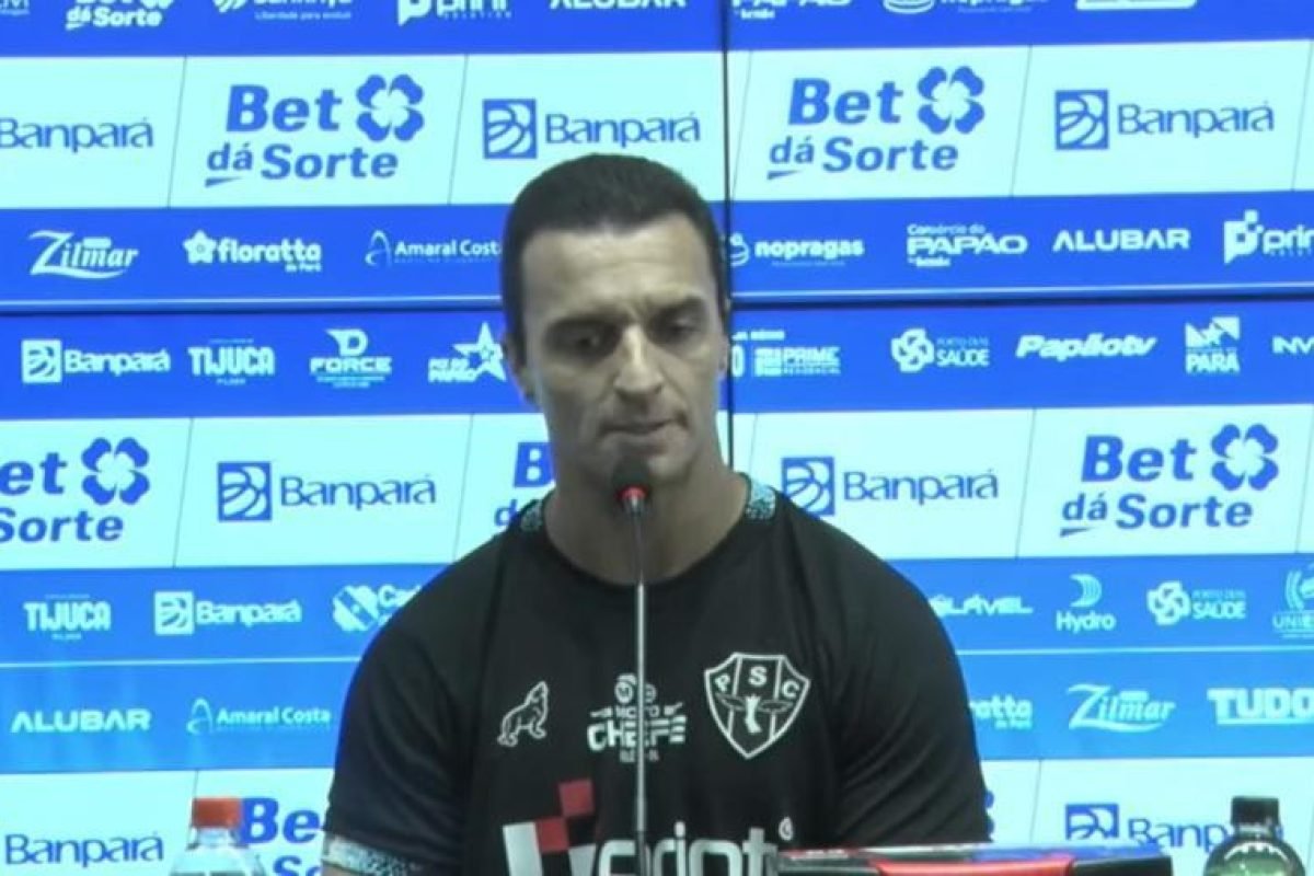 ém, não aliviou a arbitragem, que segundo o treinador, teve uma atuação confusa