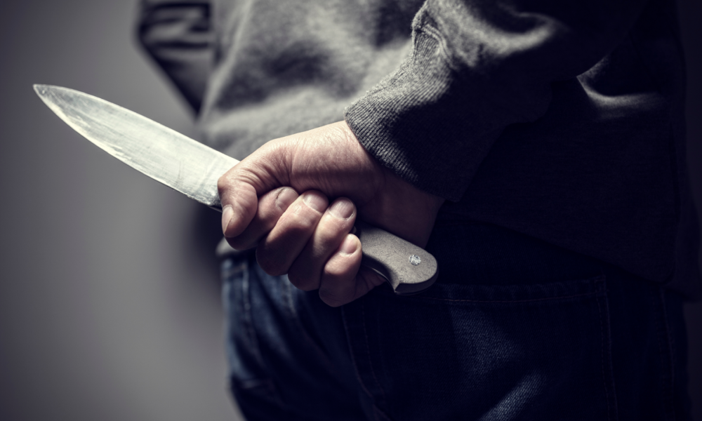 volta das 20h, logo após a confusão. Testemunhas informaram que, após o homem ca