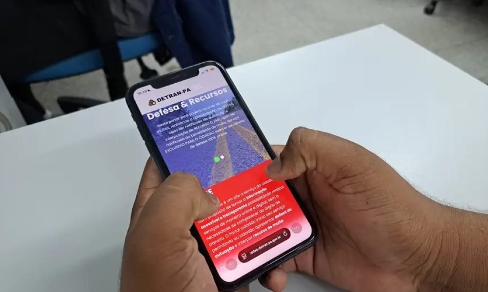 tal Cidadão, do site oficial do Detran, e permite apresentar defesa prévia, anex