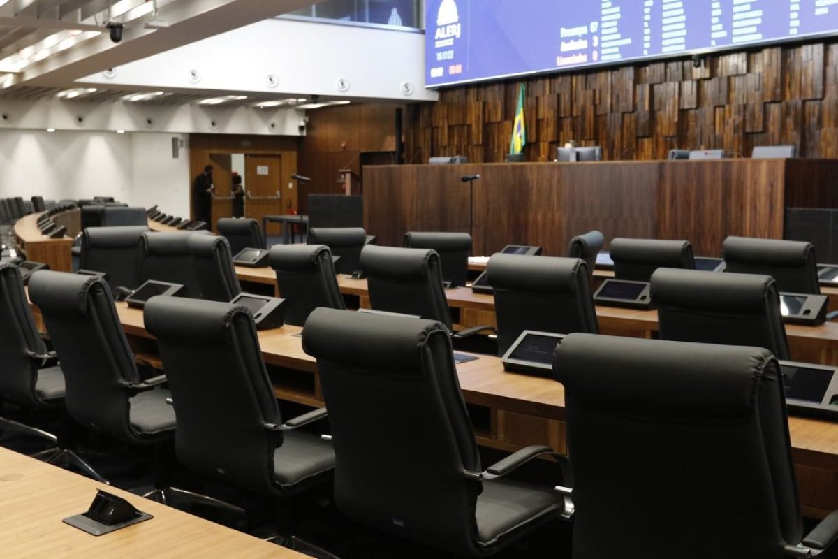 unanimidade, nesta terça-feira (14), o resultado da retotalização dos votos para