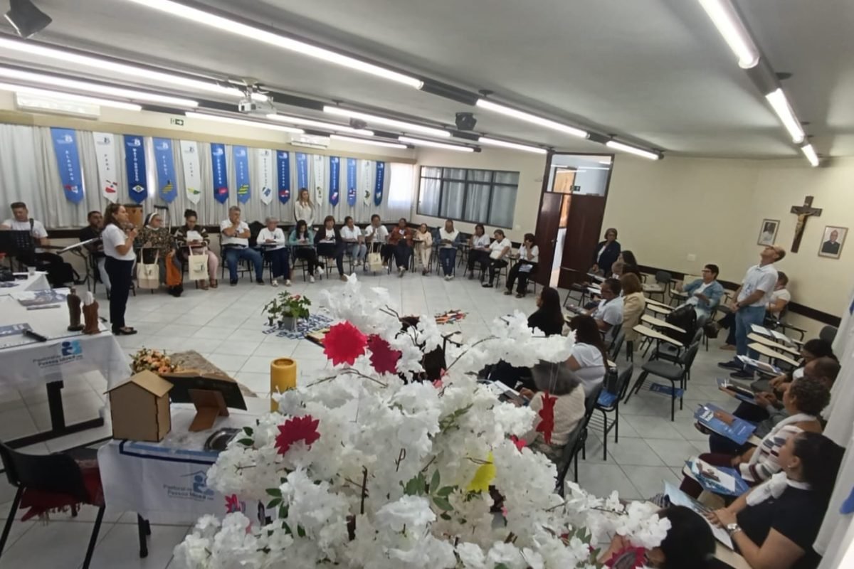 cionou intensa troca de experiências entre as diversas realidades do Brasil. De