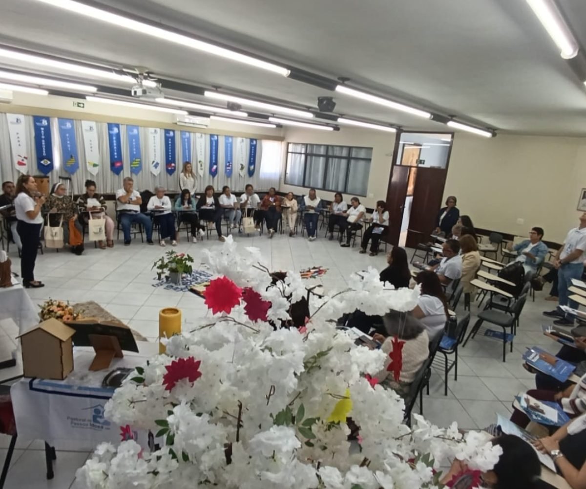 cionou intensa troca de experiências entre as diversas realidades do Brasil. De