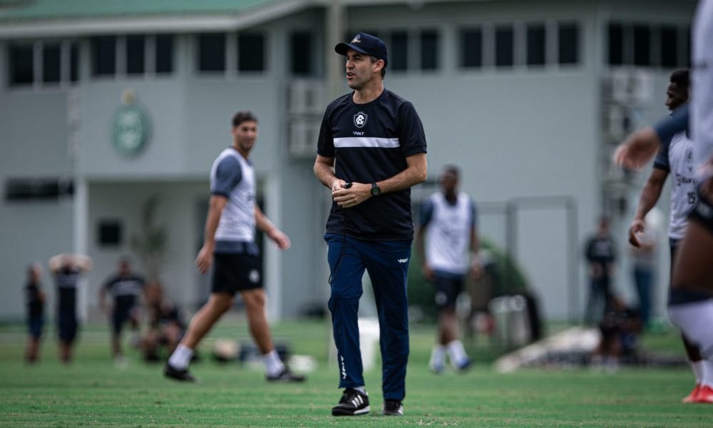 2 a 1 e está eliminado da Copa Norte. Após a partida, o técnico Léo Condé lament