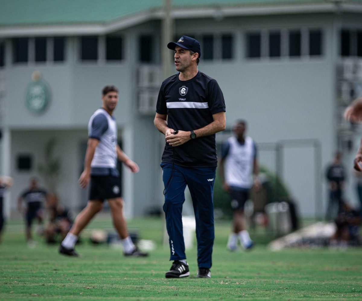 2 a 1 e está eliminado da Copa Norte. Após a partida, o técnico Léo Condé lament