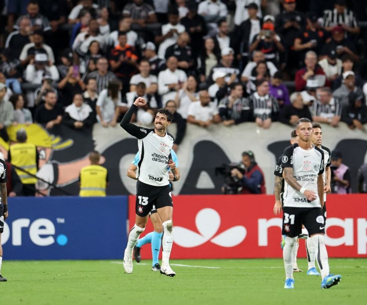 2 a 0, na noite desta quarta-feira (15) em Itaquera, e garantiu 100% de aproveit