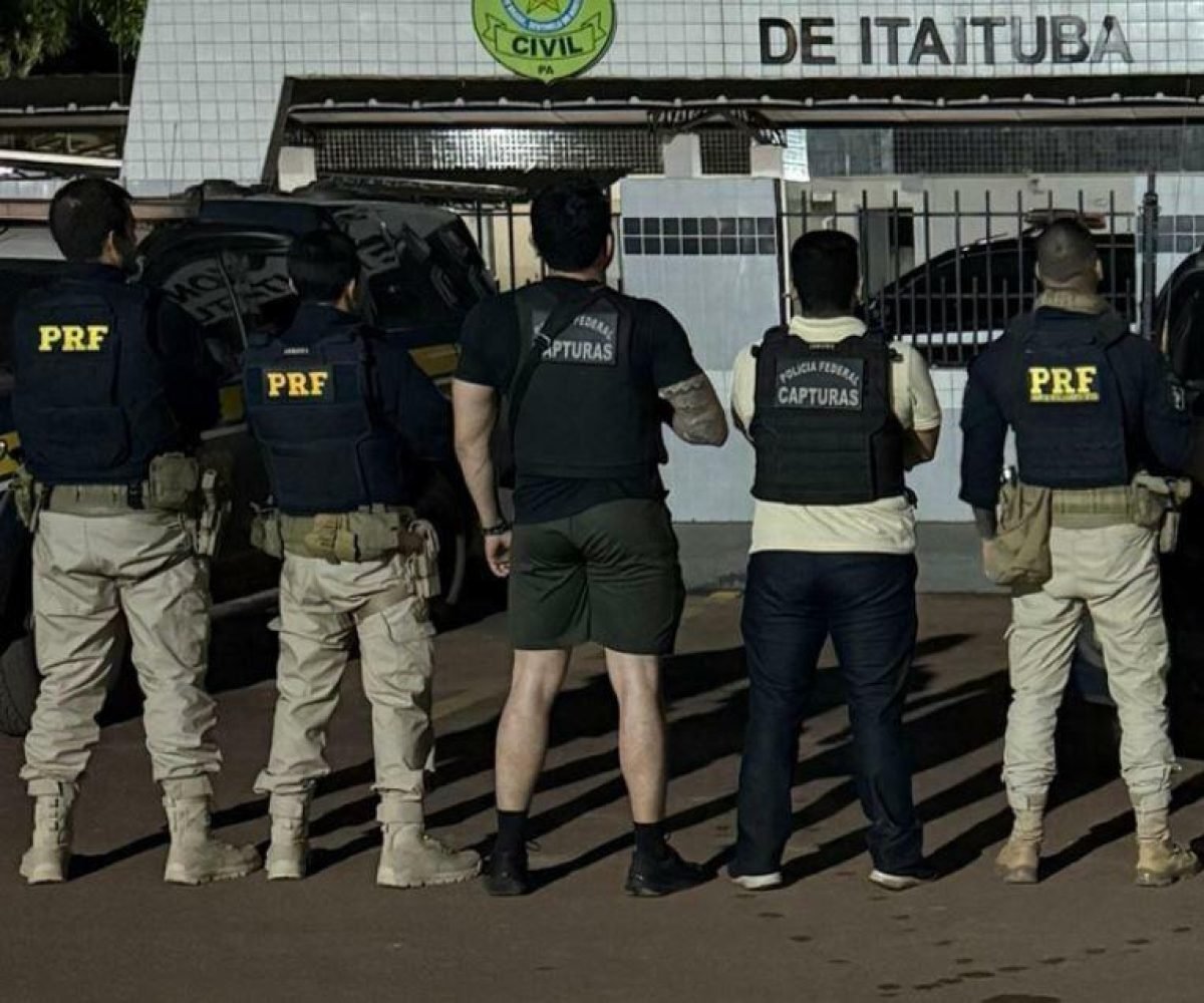 volta das 21h45 na zona urbana do município. Após monitorar o paradeiro do forag