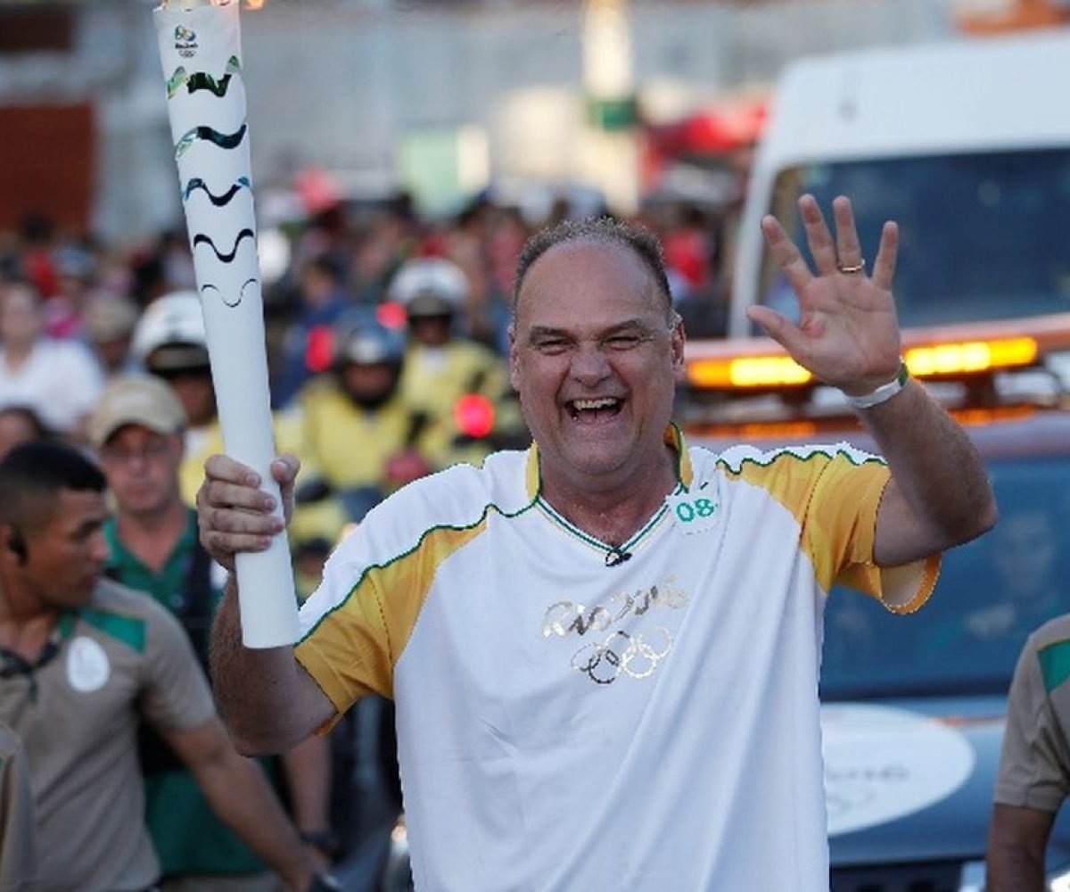 Flamengo eterniza camisa 14 de Oscar Schmidt no basquete em emocionante tributo