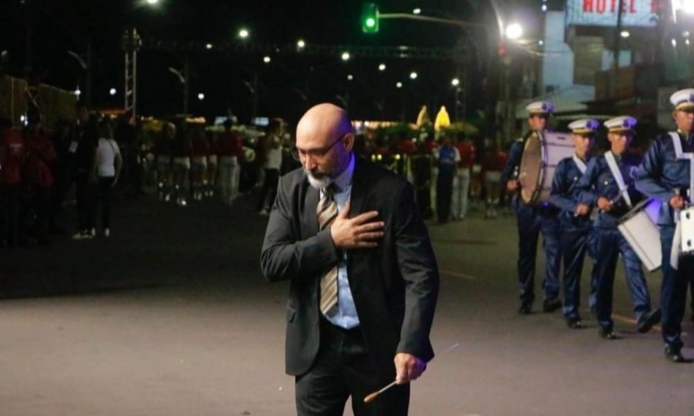 tiva. Ele chegou a ser socorrido por militares do Corpo de Bombeiros que tentara