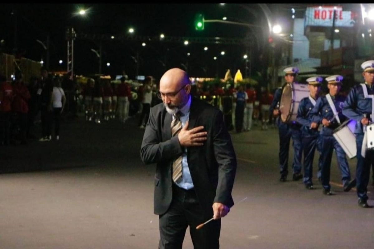 tiva. Ele chegou a ser socorrido por militares do Corpo de Bombeiros que tentara