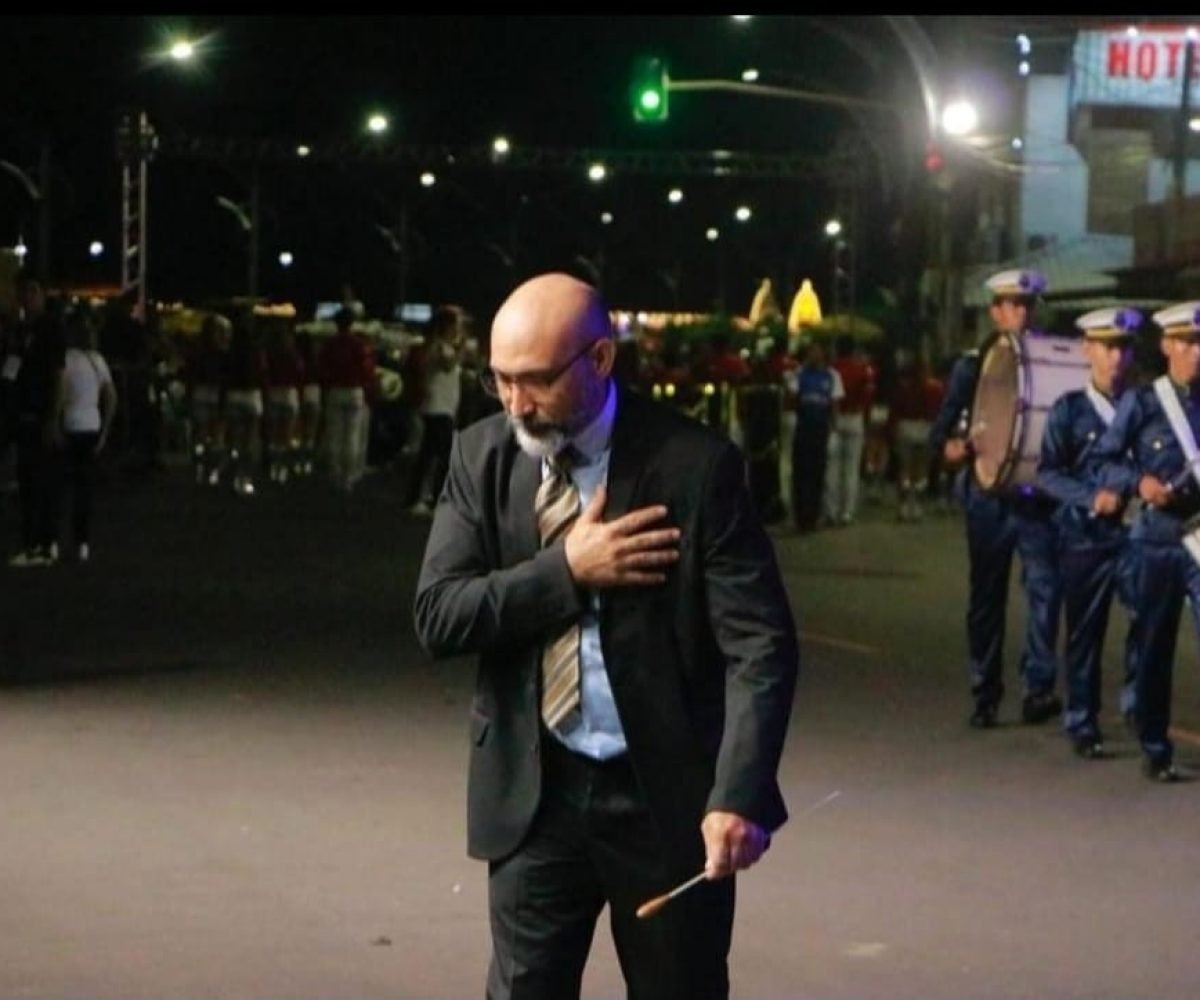 tiva. Ele chegou a ser socorrido por militares do Corpo de Bombeiros que tentara