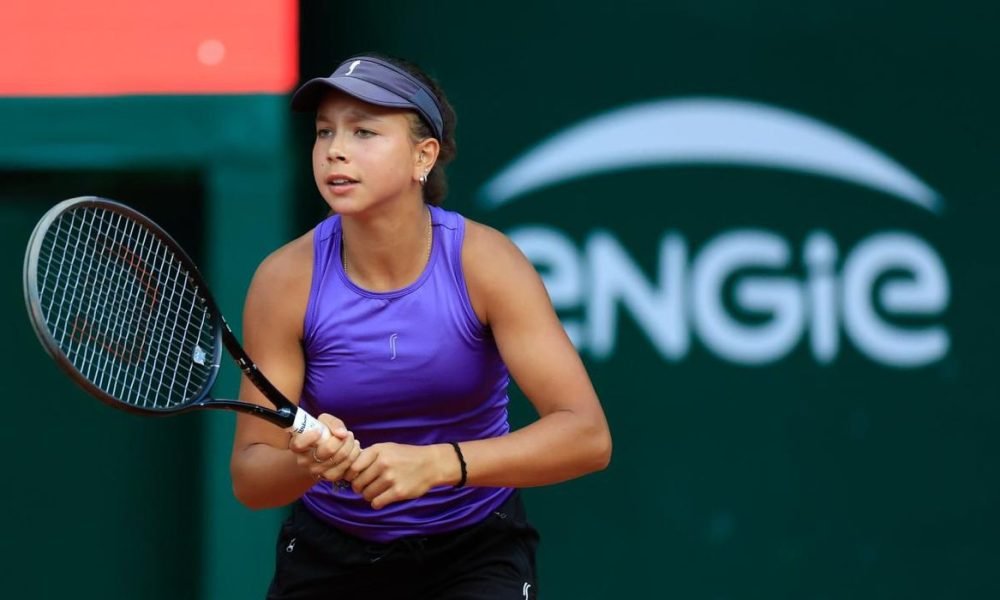 Eduarda Gomes, 13, garante vaga inédita em Paris com título do Roland Garros Junior 2026.
