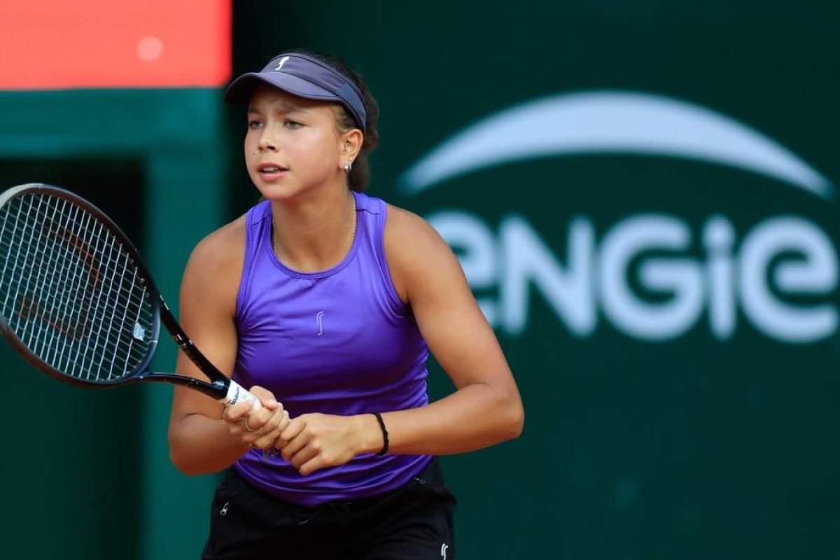 Eduarda Gomes, 13, garante vaga inédita em Paris com título do Roland Garros Junior 2026.