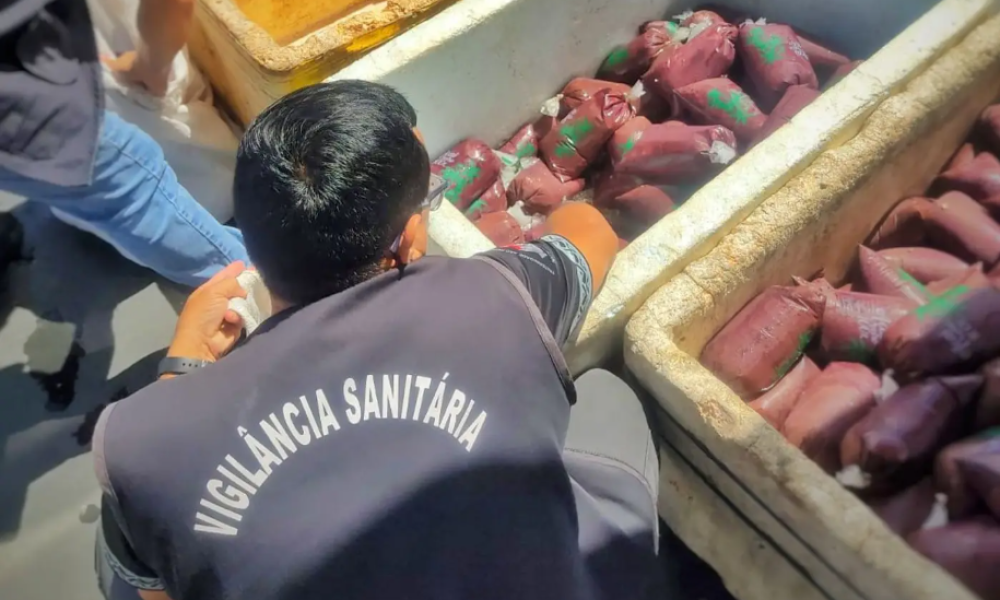 equipes do Grupamento Fluvial de Segurança Pública (GFlu), com apoio da Vigilânc