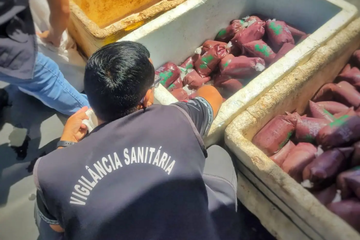 equipes do Grupamento Fluvial de Segurança Pública (GFlu), com apoio da Vigilânc