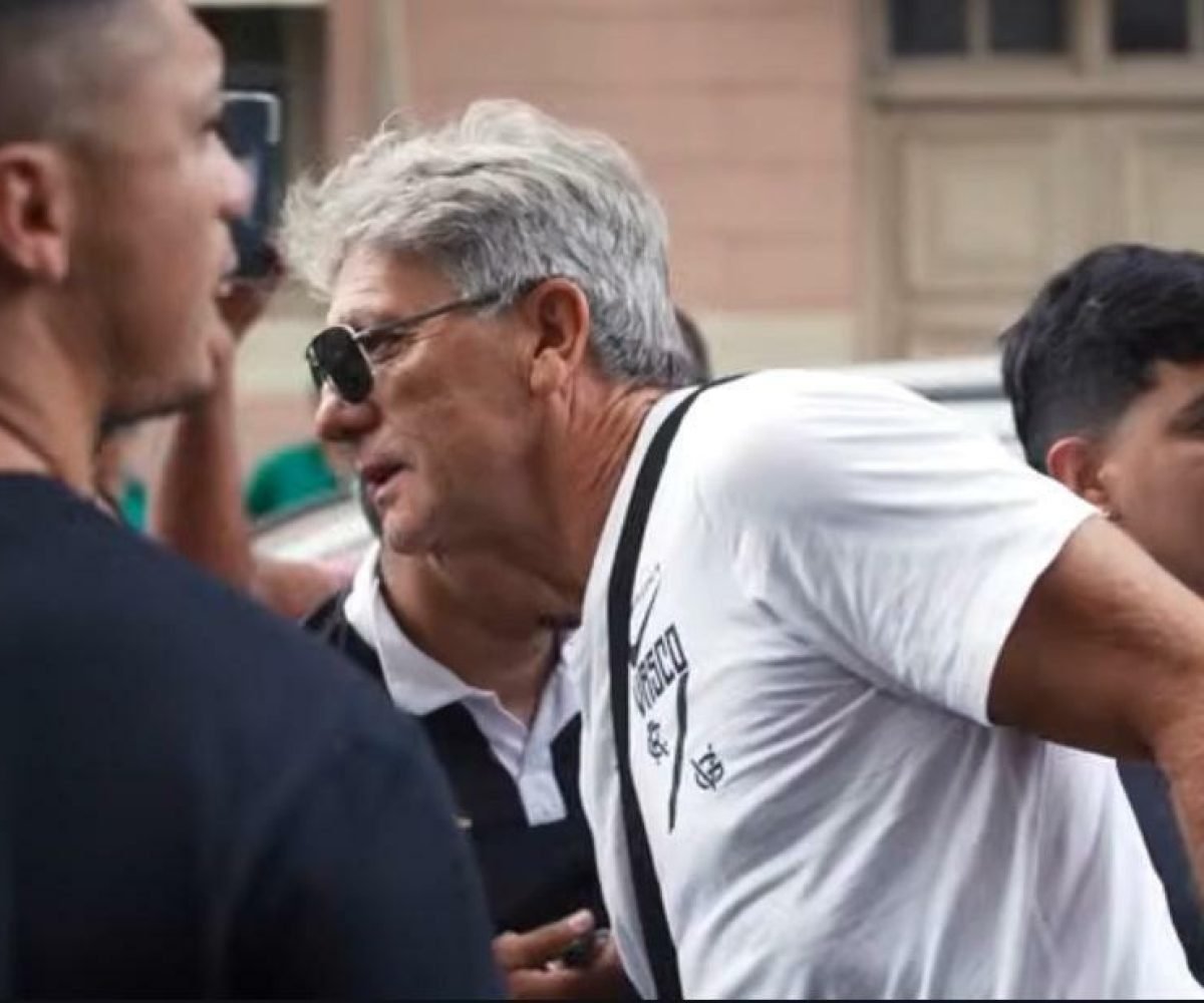 torcedores na chegada à capital paraense, tanto no aeroporto quanto no hotel. Di
