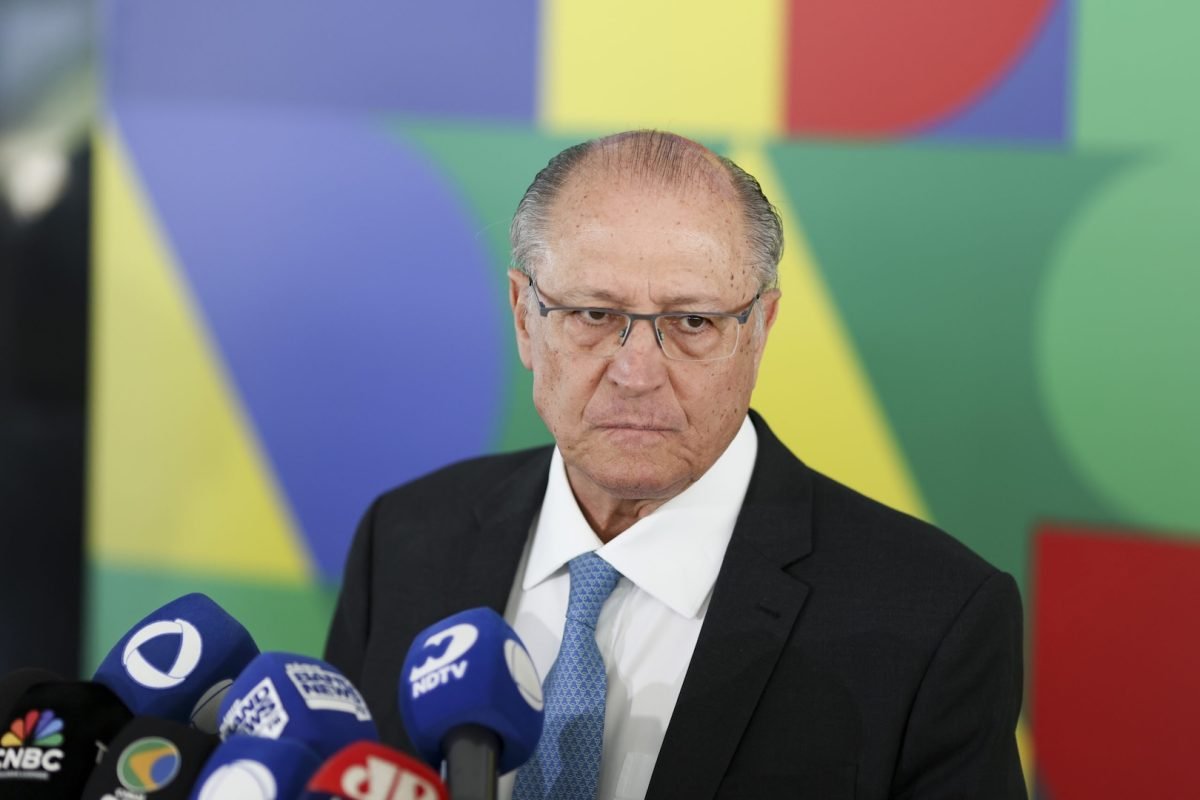 O presidente interino e ministro da Indústria, Geraldo Alckmin, disse nesta 6ª feira (21.nov.2025) em entrevista coletiva no Palácio do Planalto, que 22% da pauta exportadora brasi