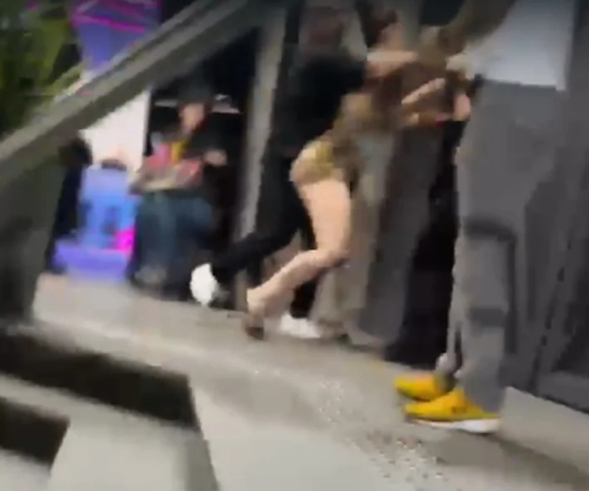 ta de uma casa de shows em São Paulo (SP), na noite de segunda-feira (20/4). A c