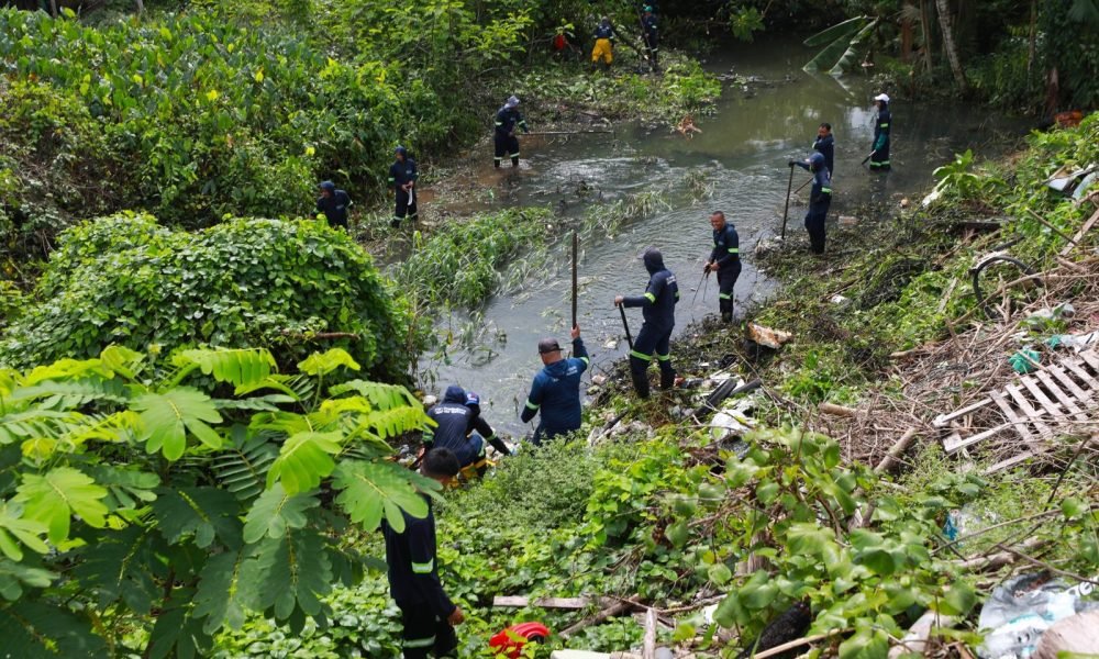 Prefeitura de Belém inicia operação para desobstruir canal Mata Fome e eliminar lixão