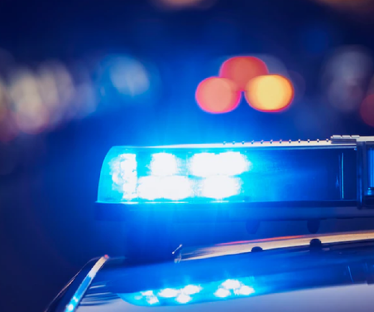 dois homens, que chegaram ao local em uma motocicleta, dispararam e fugiram em s