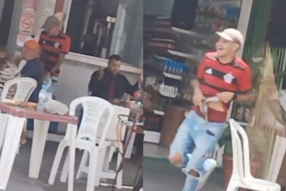 o motorista de um carro mostram o suspeito, vestido com uma camisa vermelha e pr