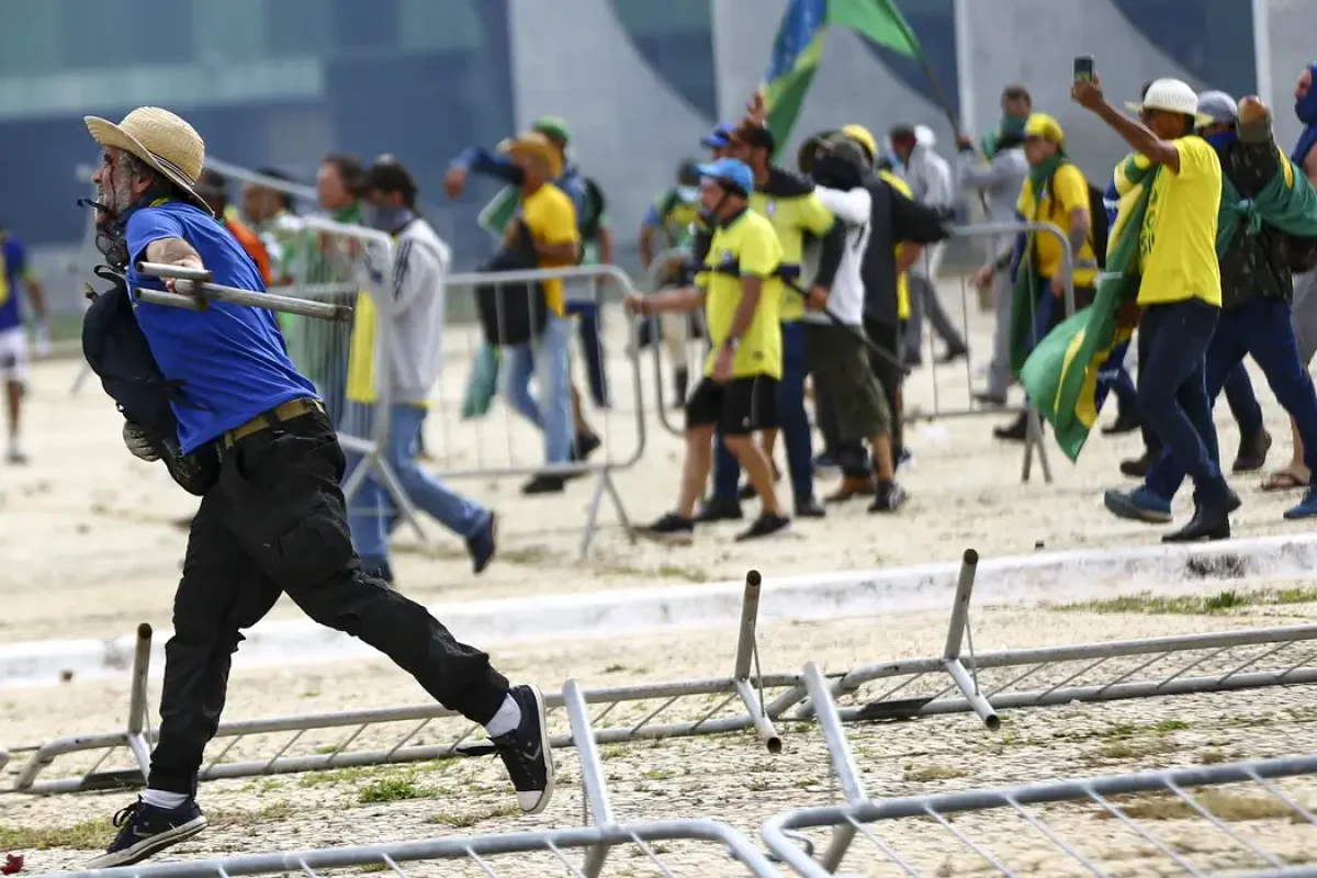 tentativa de golpe de Estado ligados ao 8 de janeiro de 2023. O veto foi derruba