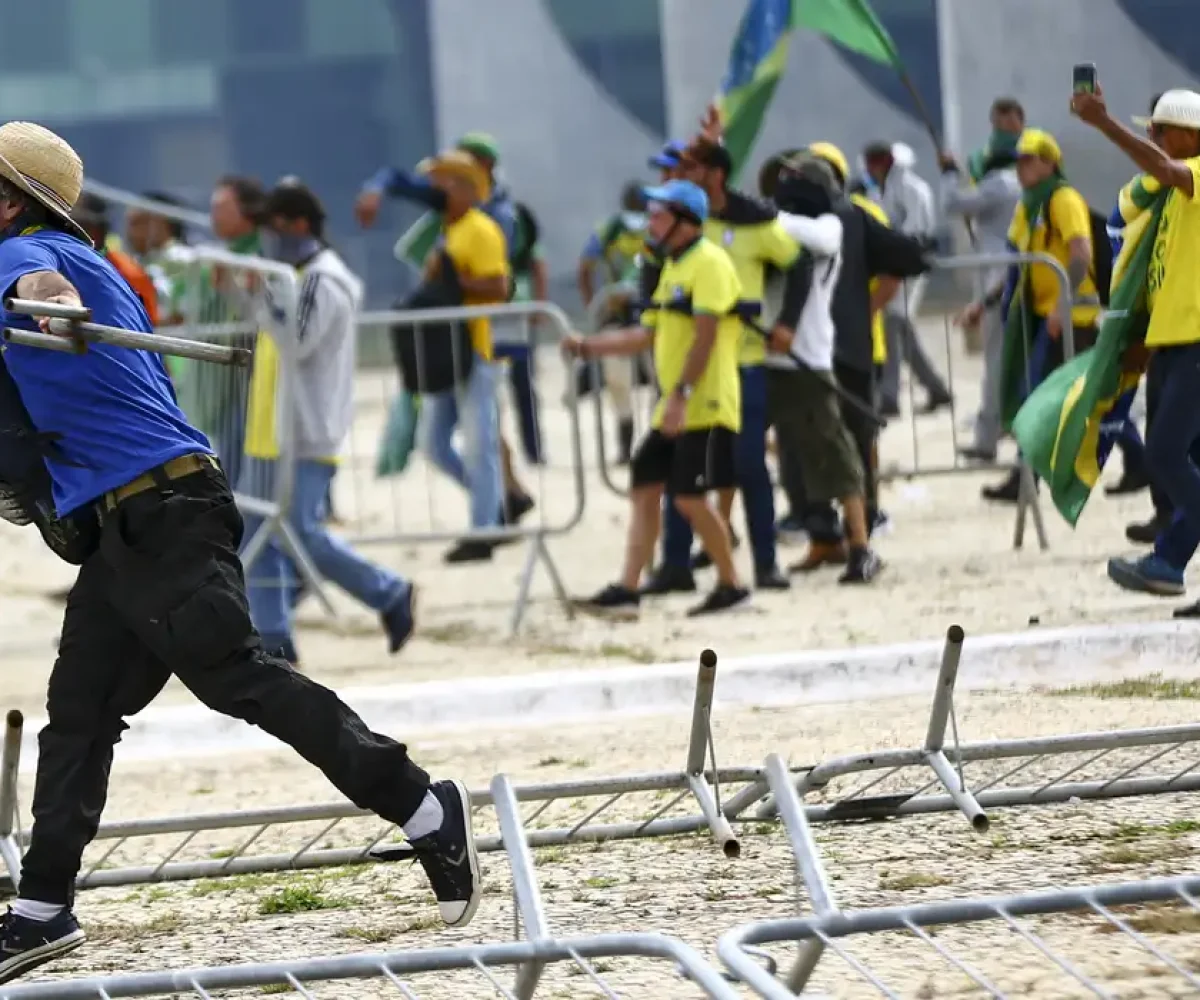 tentativa de golpe de Estado ligados ao 8 de janeiro de 2023. O veto foi derruba