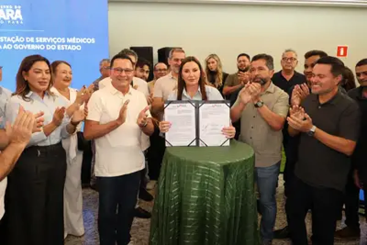 Governadora Hana Ghassan e o titular da Sespa, Ualame Machado (dir.), com gestores da Unimed Oeste