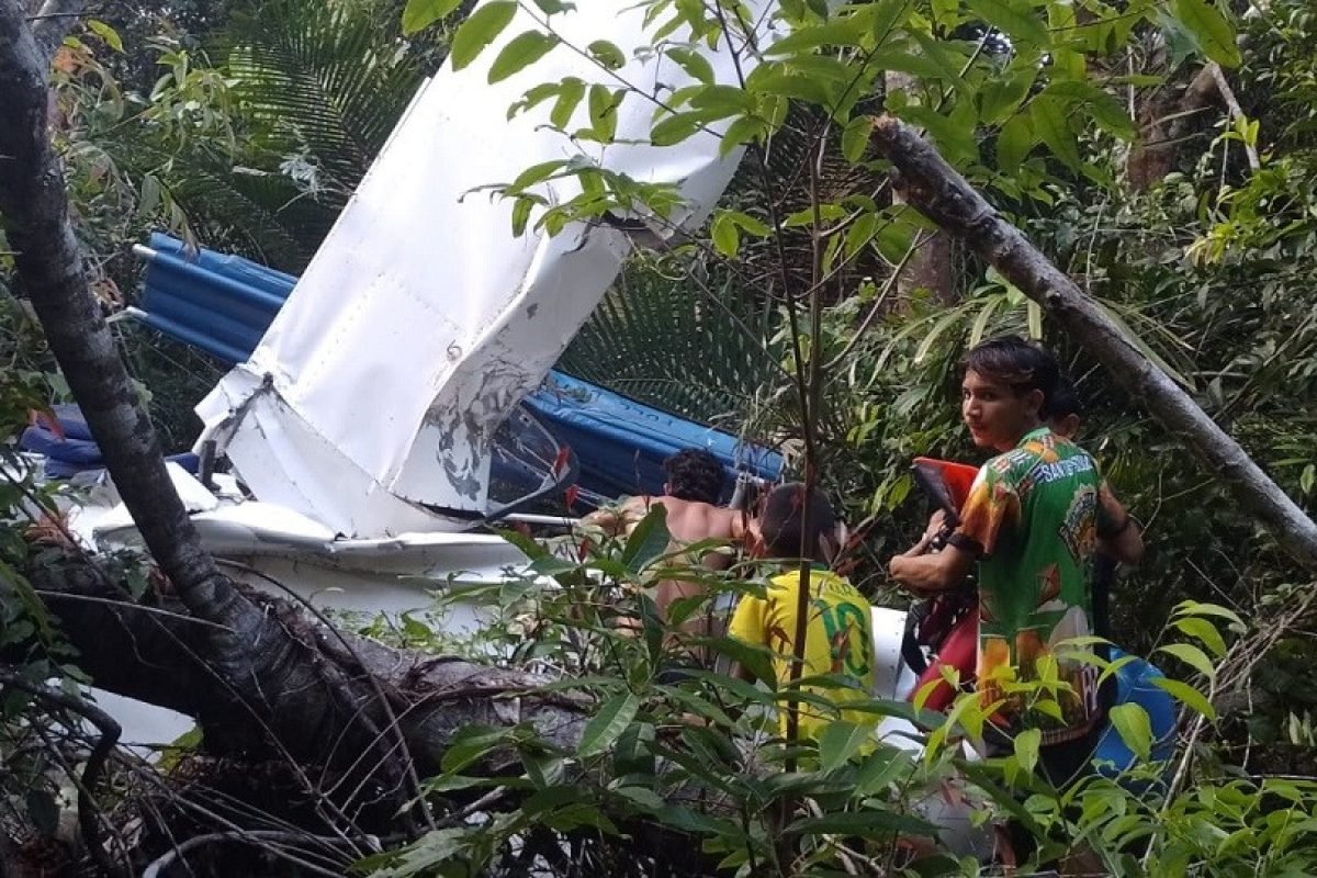 te realizou um pouso de emergência na tarde deste sábado (2) na comunidade Mucur