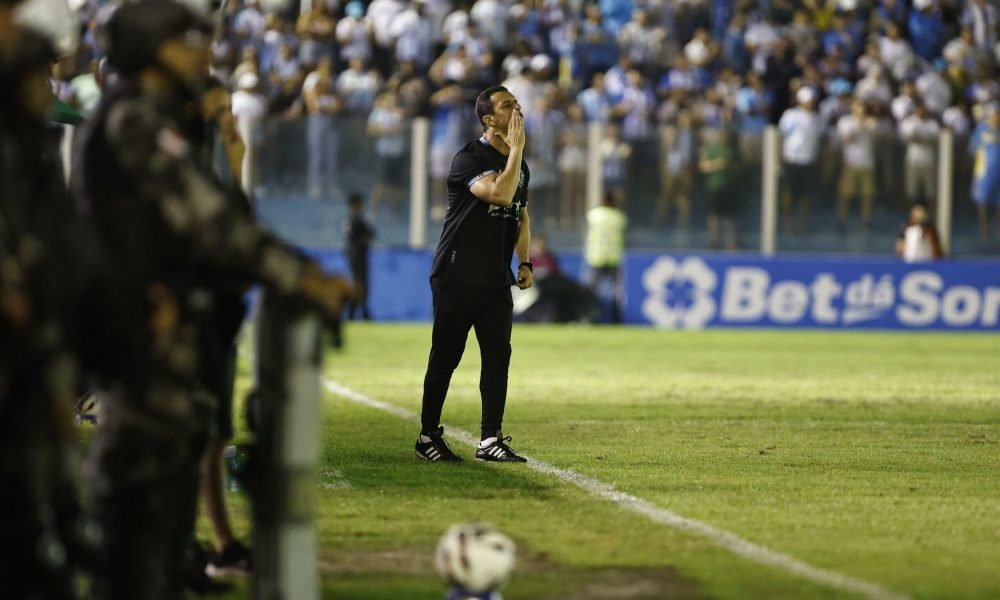 4 a 2, na Curuzu, colocou o Papão na vice-liderança da Série C com 11 pontos. O