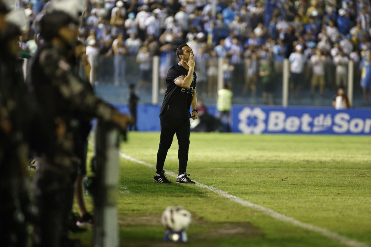 4 a 2, na Curuzu, colocou o Papão na vice-liderança da Série C com 11 pontos. O