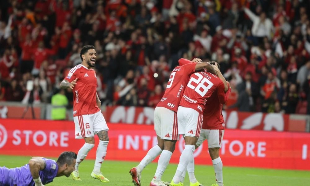 Vitória do Internacional sobre o Fluminense por 2 a 0 alivia pressão e afasta Colorado do Z4