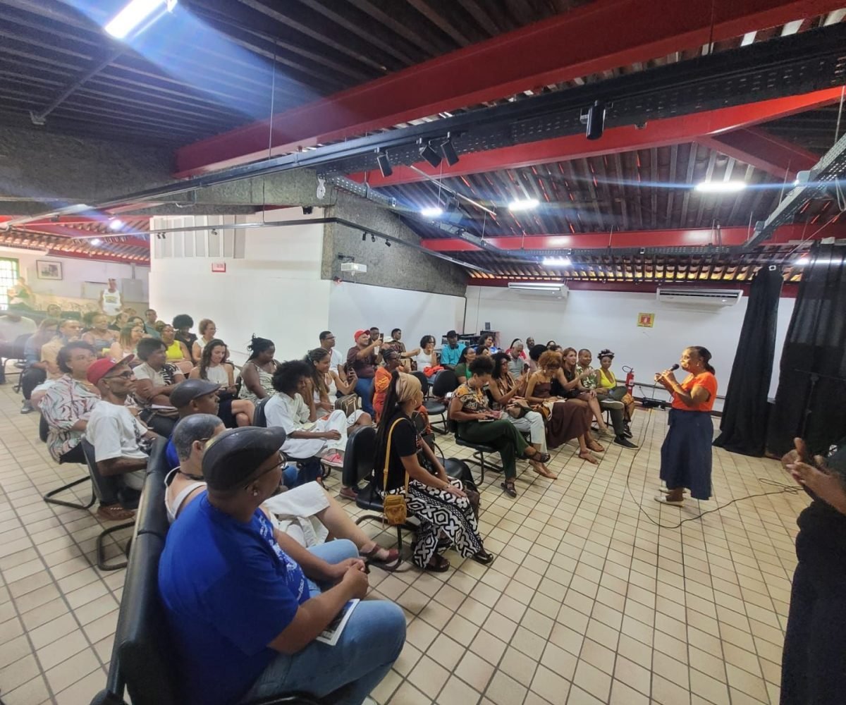 tagens antigas ou carta de referência de entidades públicas, como associações de