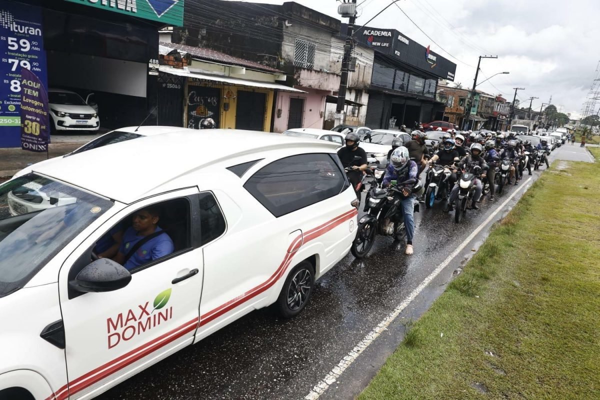 aplicativo e barbeiro Matheus Ferreira da Rocha, de 22 anos, na tarde desta segu