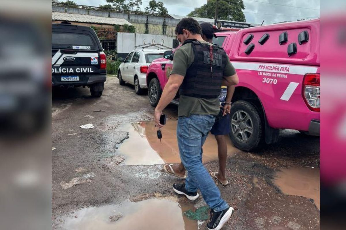 ciúmes, o companheiro passou a agredi-la com diversos golpes, derrubando-a ao ch