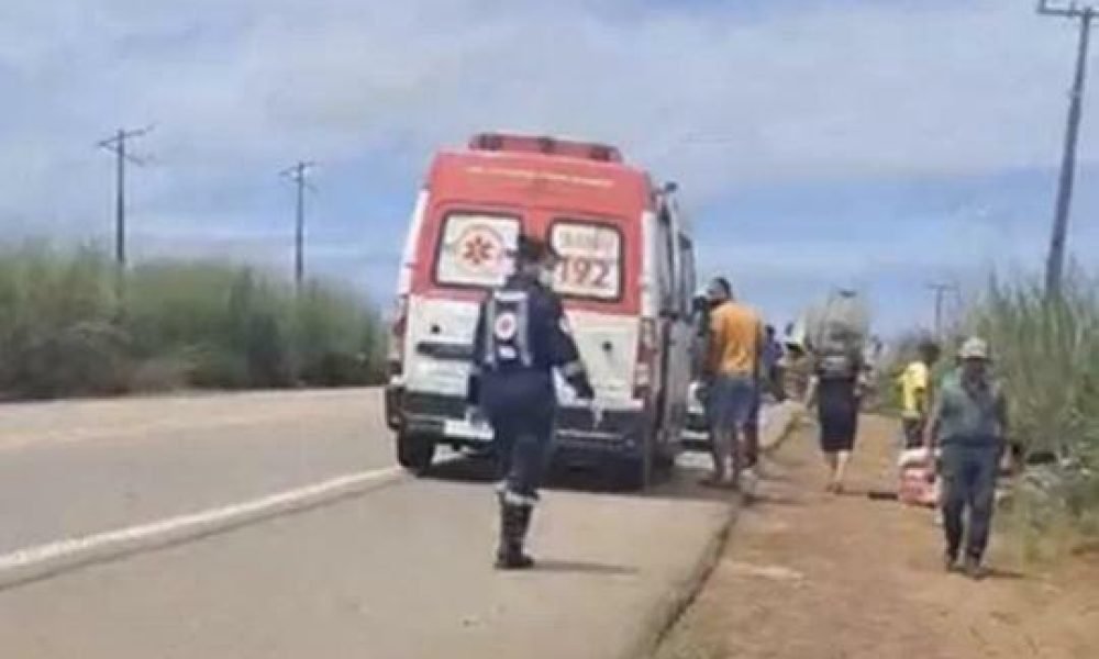 mais de 20 metros após o impacto entre os veículos. Segundo o portal Correio de