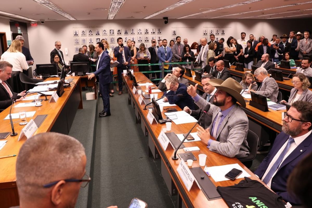 60 dias os mandatos dos deputados Marcos Pollon (PL-MS), Marcel van Hattem (Novo