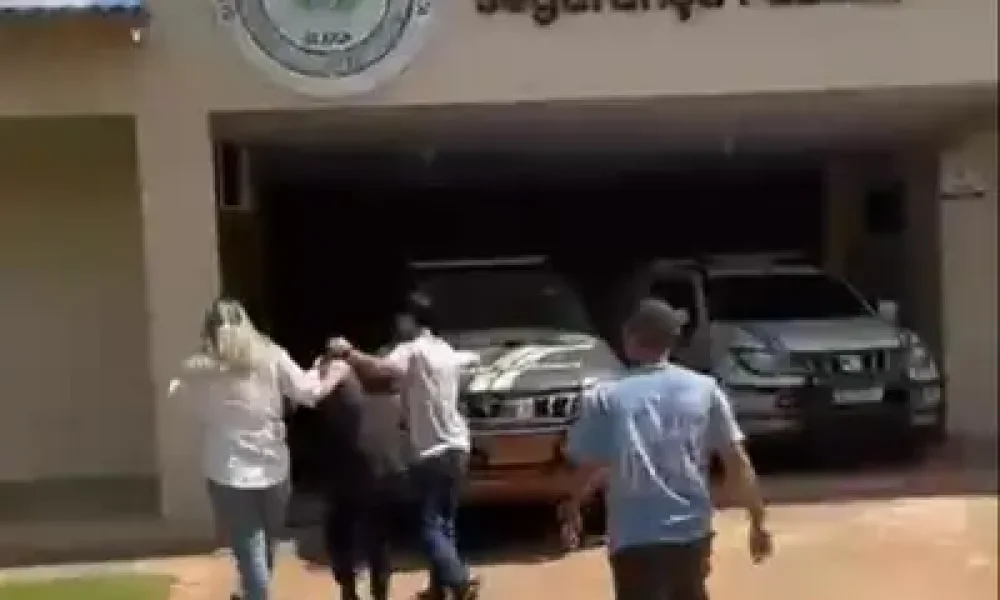 Momento da prisão do homem investigado pelo crime de homicídio praticado, há 20 anos, em Ananindeua