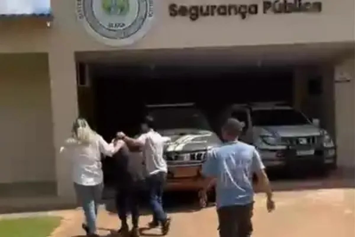 Momento da prisão do homem investigado pelo crime de homicídio praticado, há 20 anos, em Ananindeua