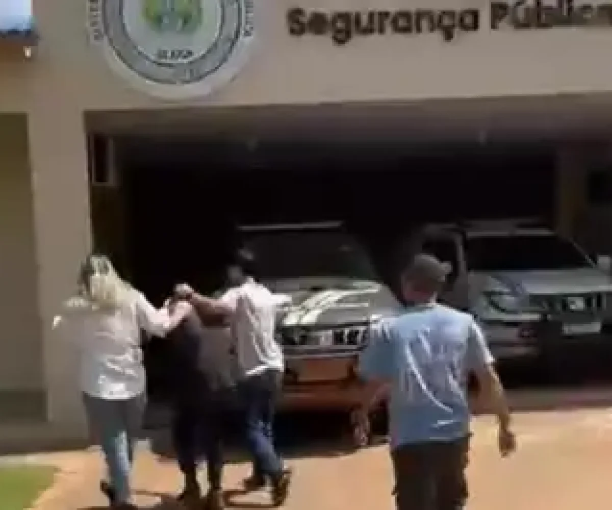Momento da prisão do homem investigado pelo crime de homicídio praticado, há 20 anos, em Ananindeua