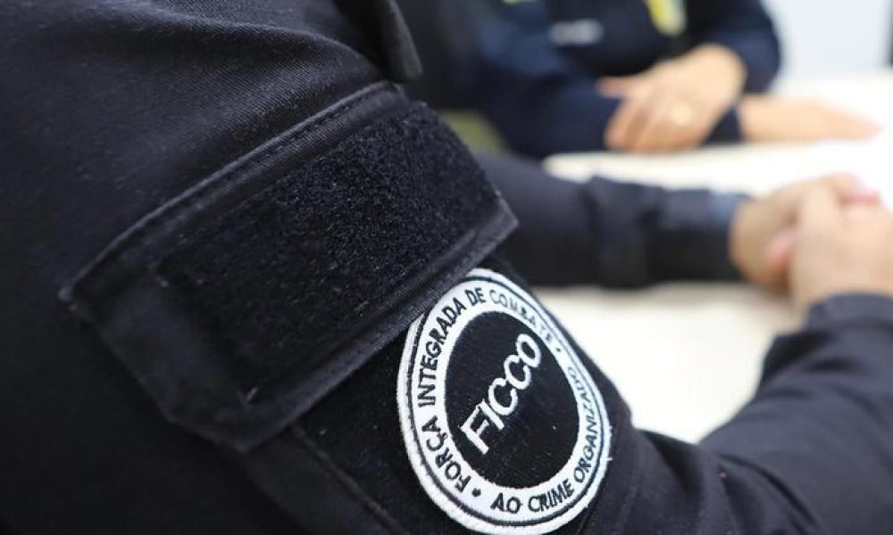 envolvimento com uma organização criminosa foram presas na quinta-feira (7) dura