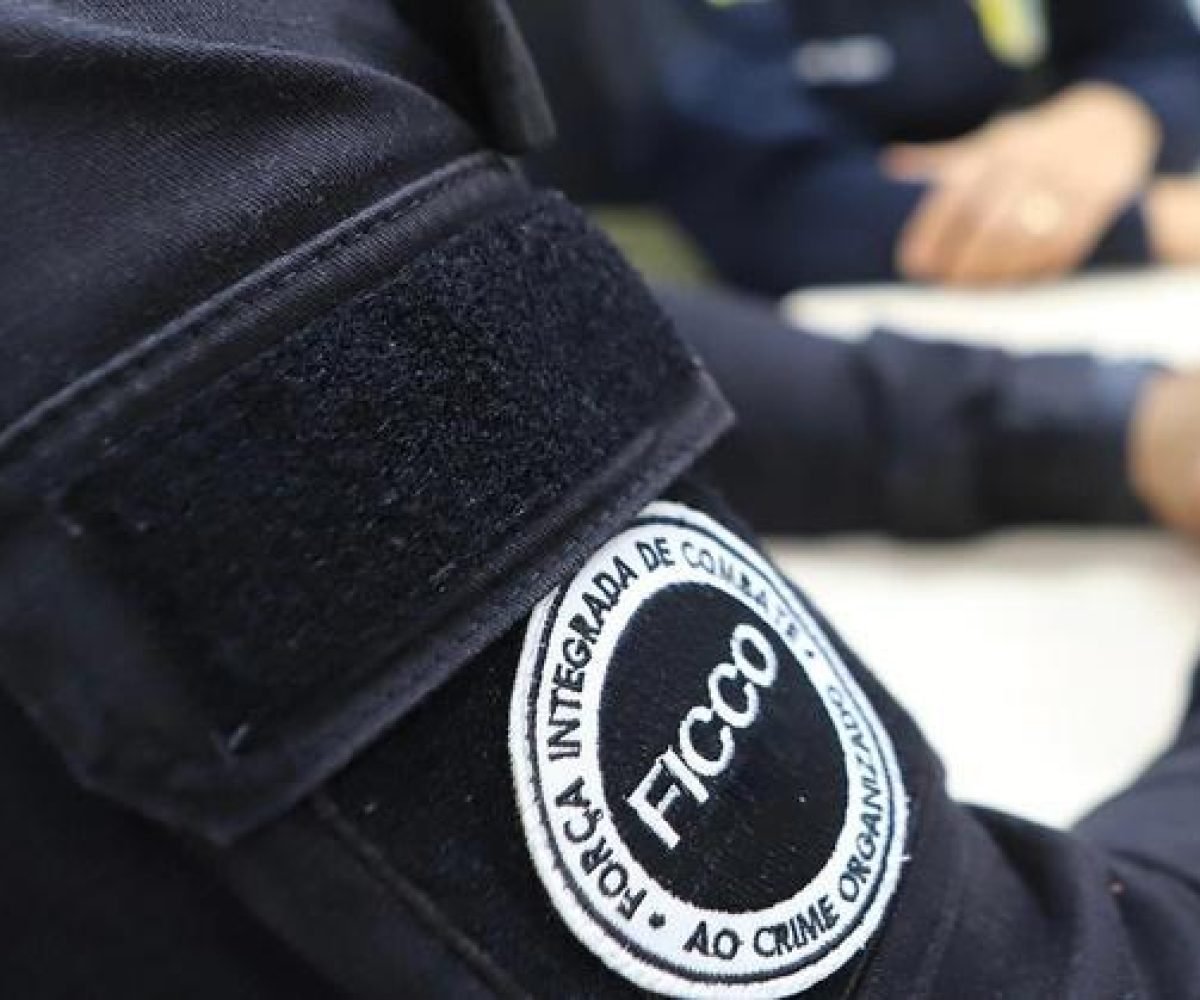 envolvimento com uma organização criminosa foram presas na quinta-feira (7) dura