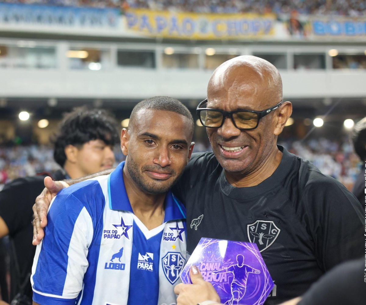 tante com a camisa do Paysandu. Titular desde 2023, o jogador deve completar 150