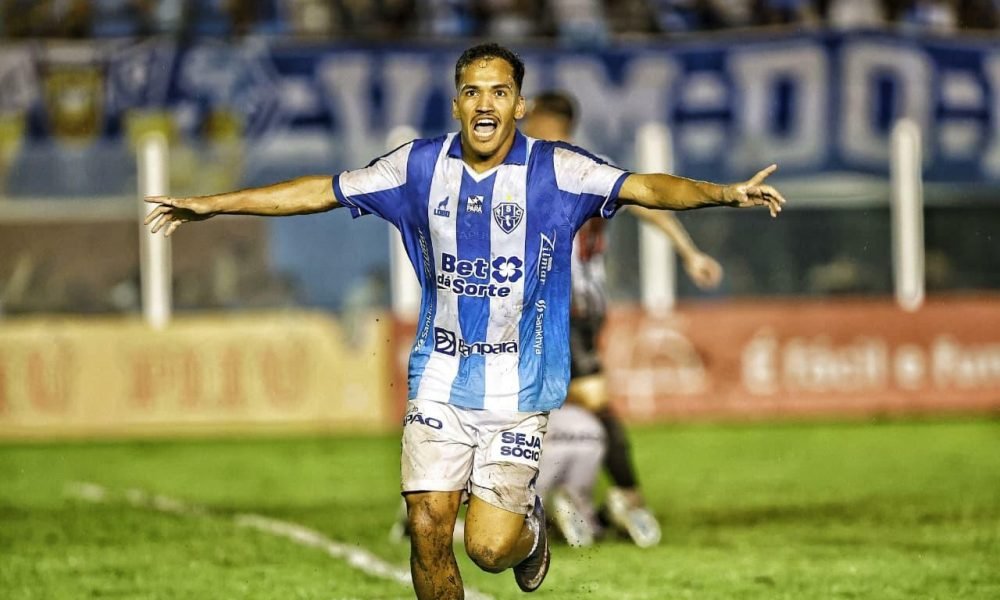 al deste sábado (9), na Curuzu. Em uma partida interrompida por cerca de 30 minu