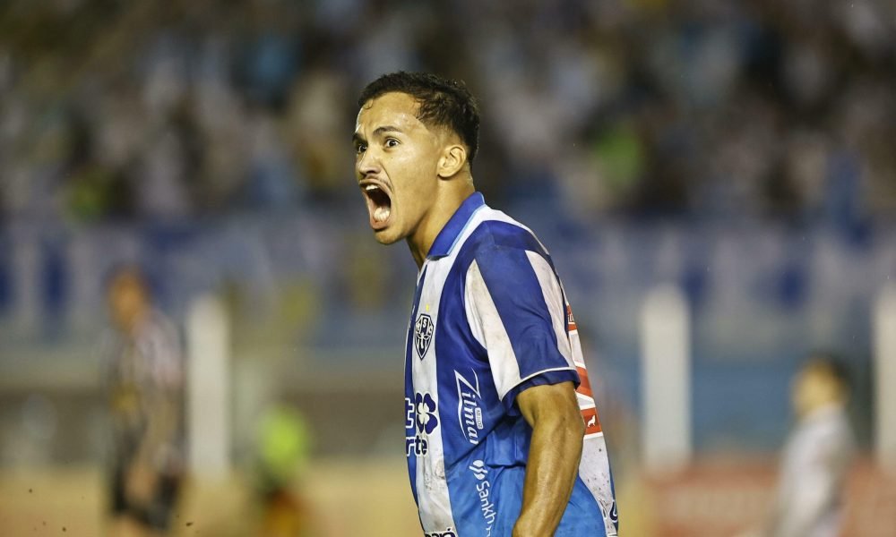 t Club sobre o Anápolis Futebol Clube, por 2 a 1, na Curuzu. Autor do gol marcad