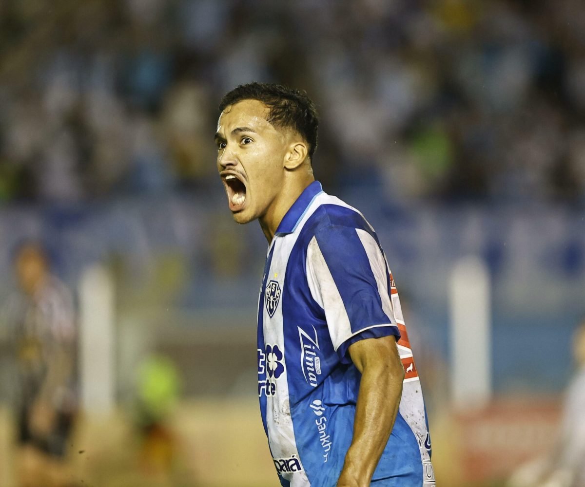 t Club sobre o Anápolis Futebol Clube, por 2 a 1, na Curuzu. Autor do gol marcad