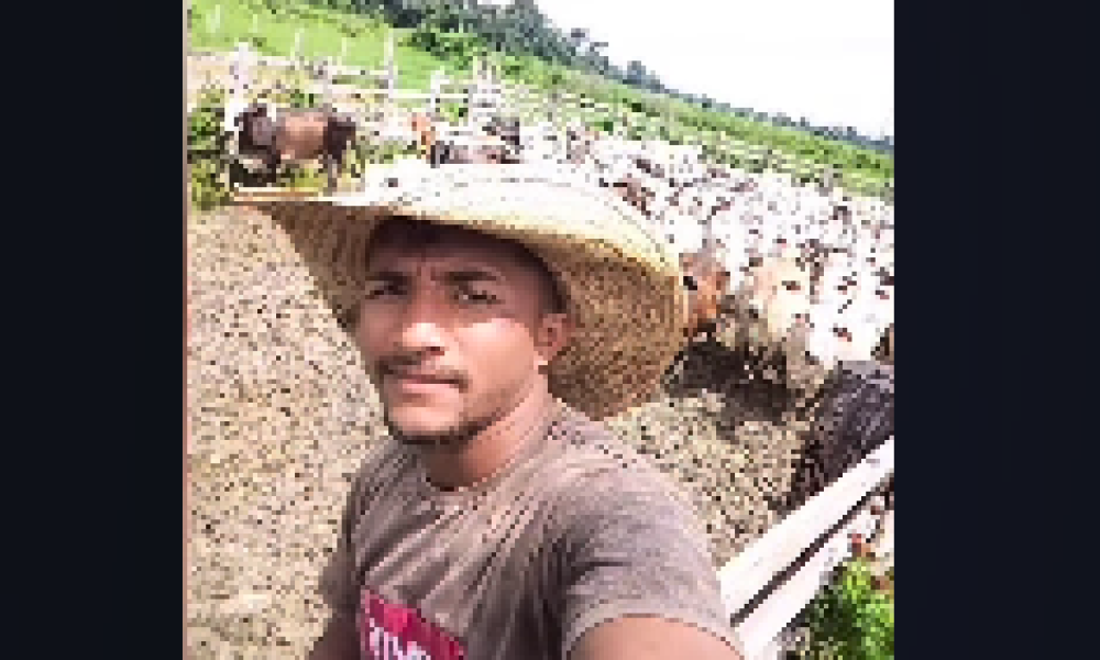 uma corda. Não há informações se o crime teria sido cometido com facas ou arma d