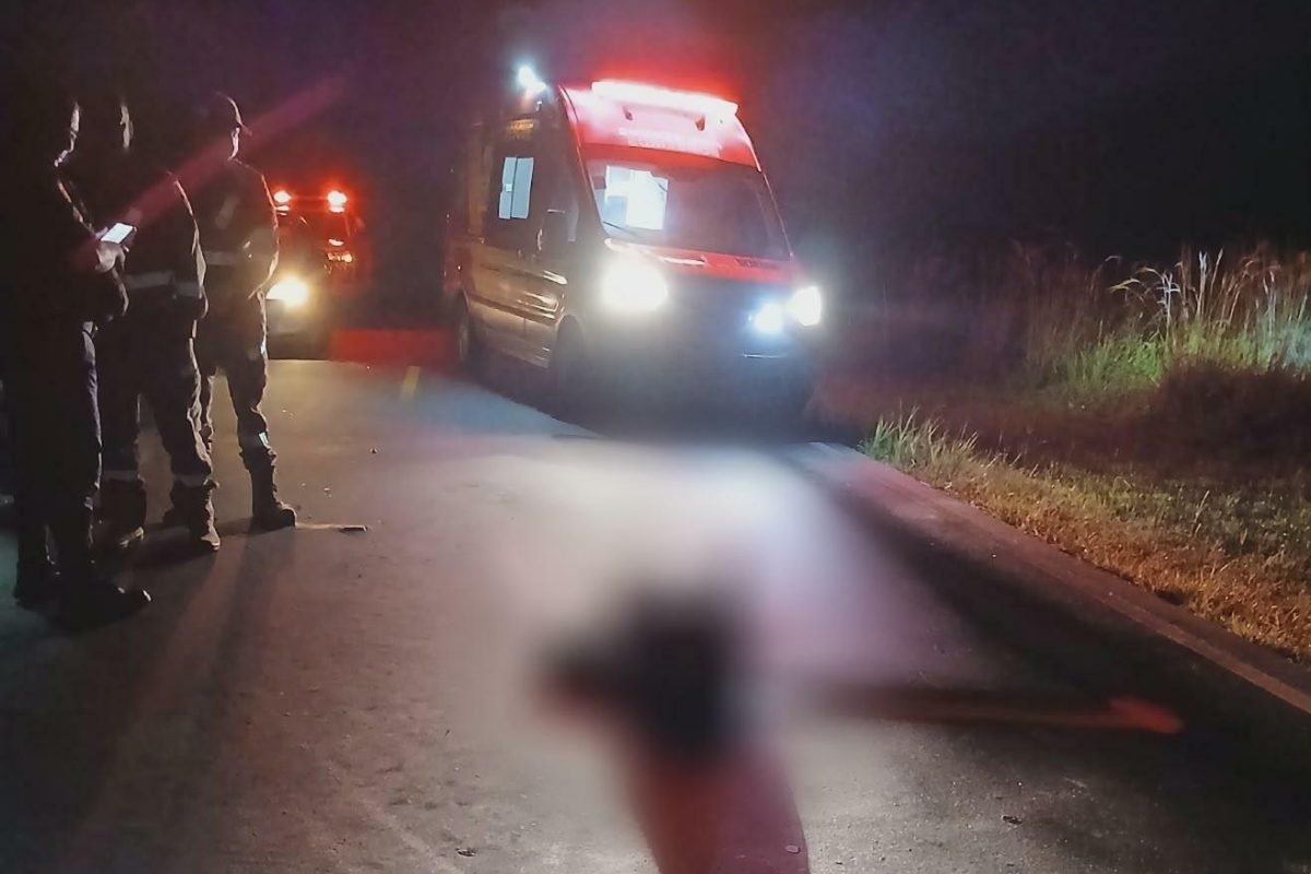 volta das 23h para atender a ocorrência. Ao chegar ao local, os policiais consta