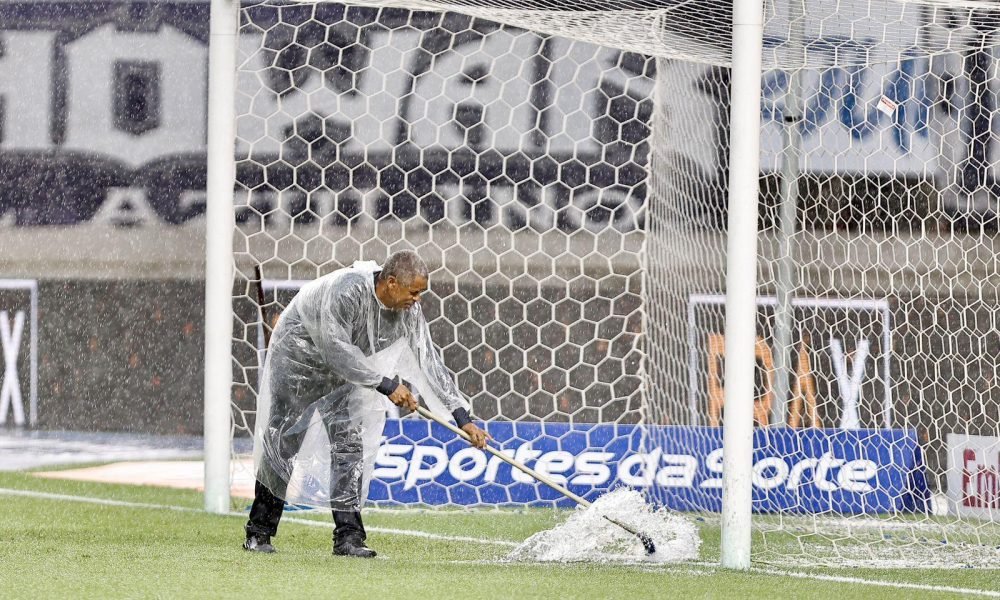 Chuva em Belém adia início de Remo e Palmeiras no estádio Mangueirão